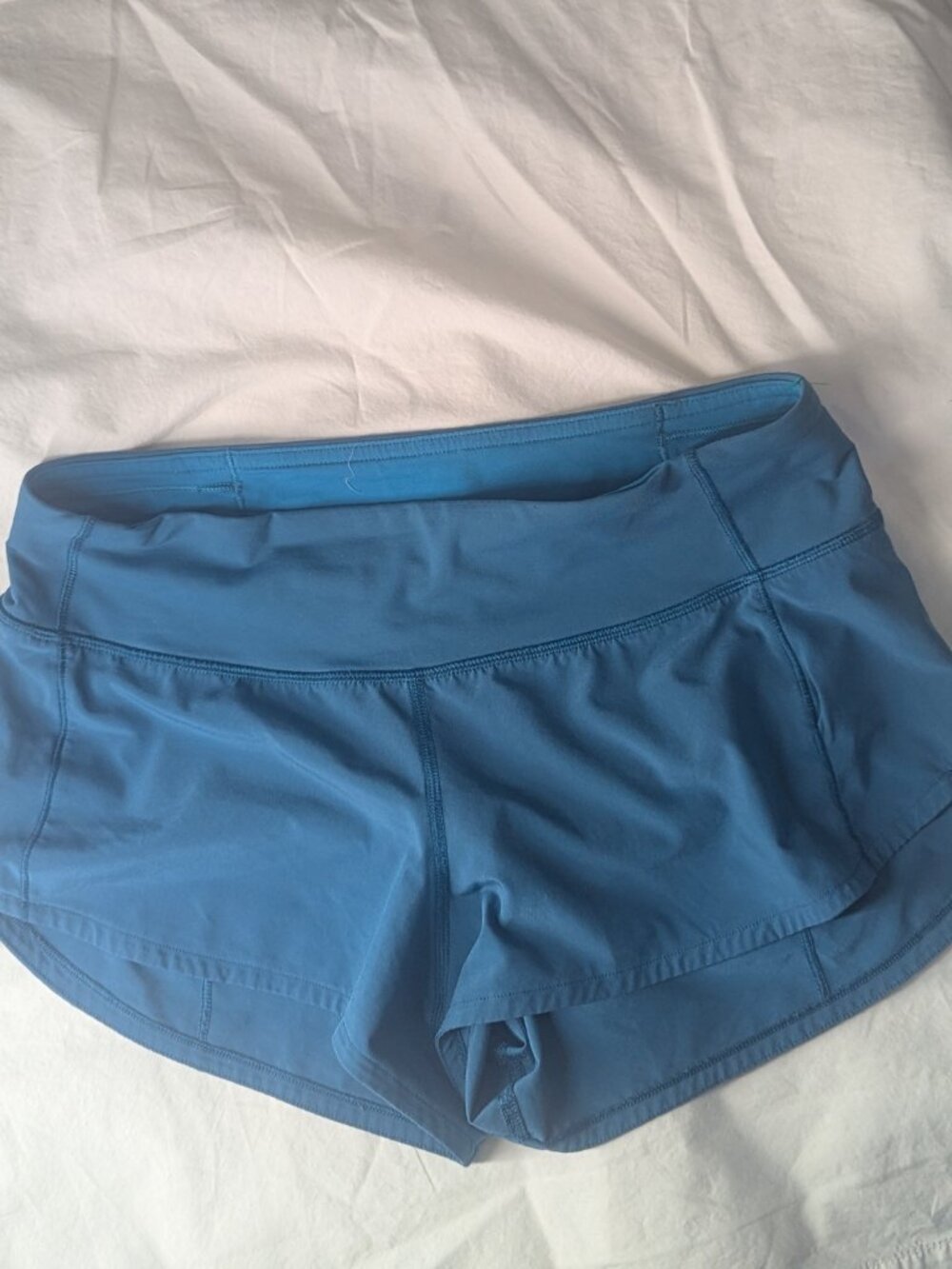 Lululemon Women's Hotty Hot Low-Rise Lined Short 2.5"